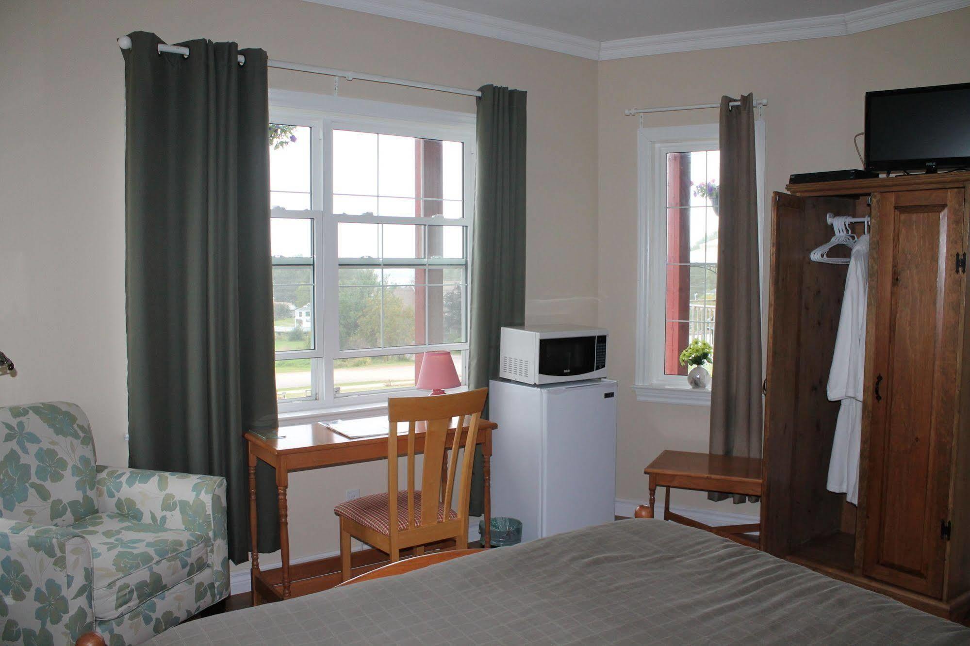 The Fiddle And The Sea Bed And Breakfast Port Hood Eksteriør bilde